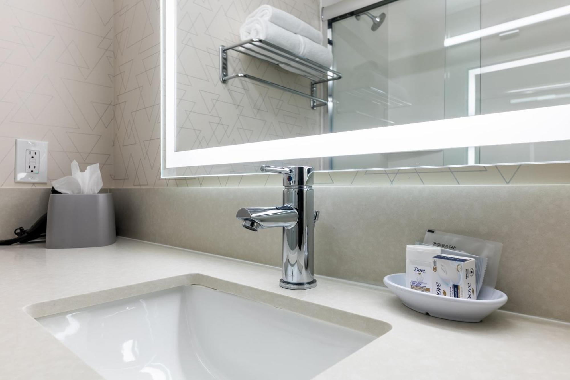 Holiday Inn Express Van Nuys By Ihg Los Angeles Esterno foto