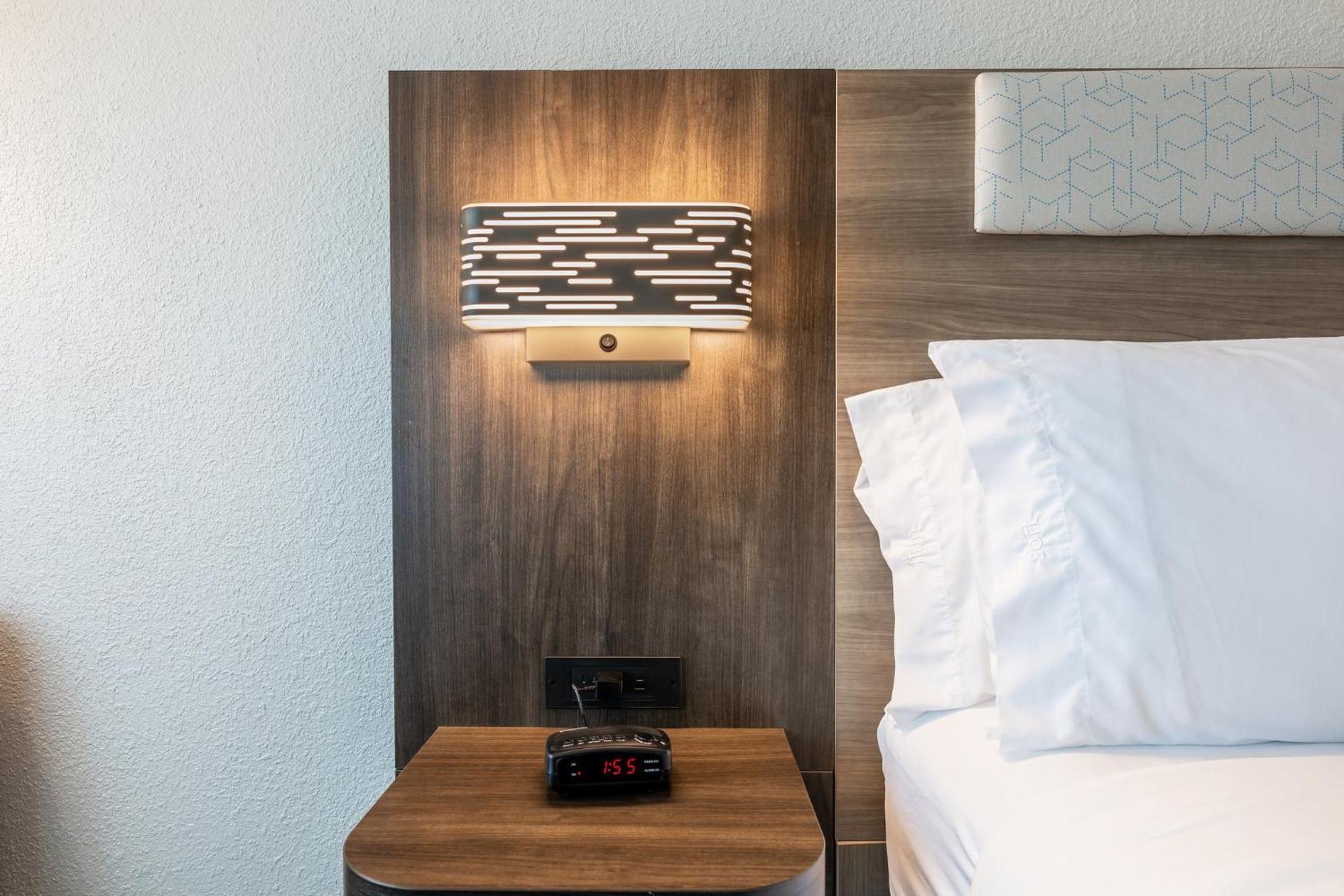 Holiday Inn Express Van Nuys By Ihg Los Angeles Esterno foto