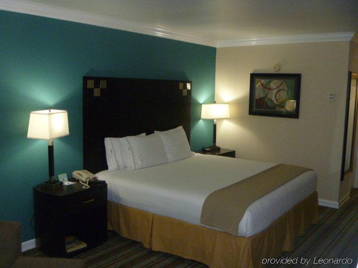 Holiday Inn Express Van Nuys By Ihg Los Angeles Esterno foto
