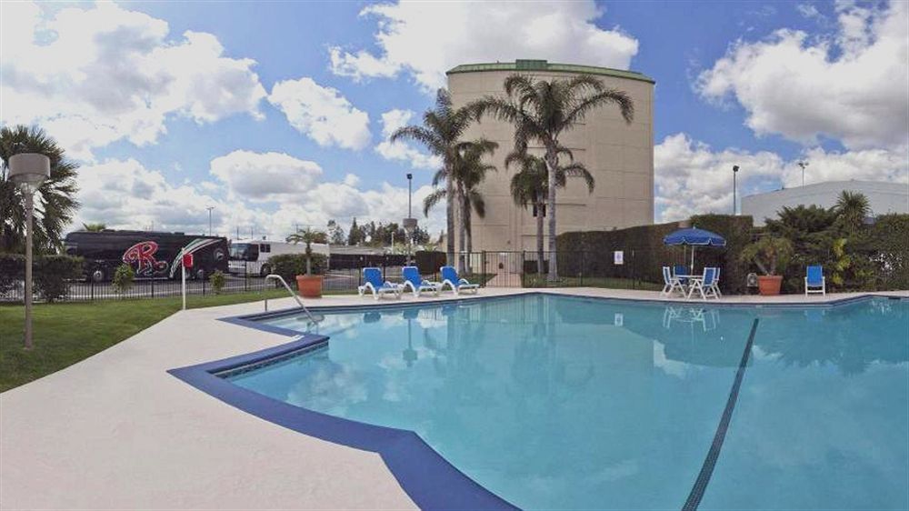 Holiday Inn Express Van Nuys By Ihg Los Angeles Esterno foto